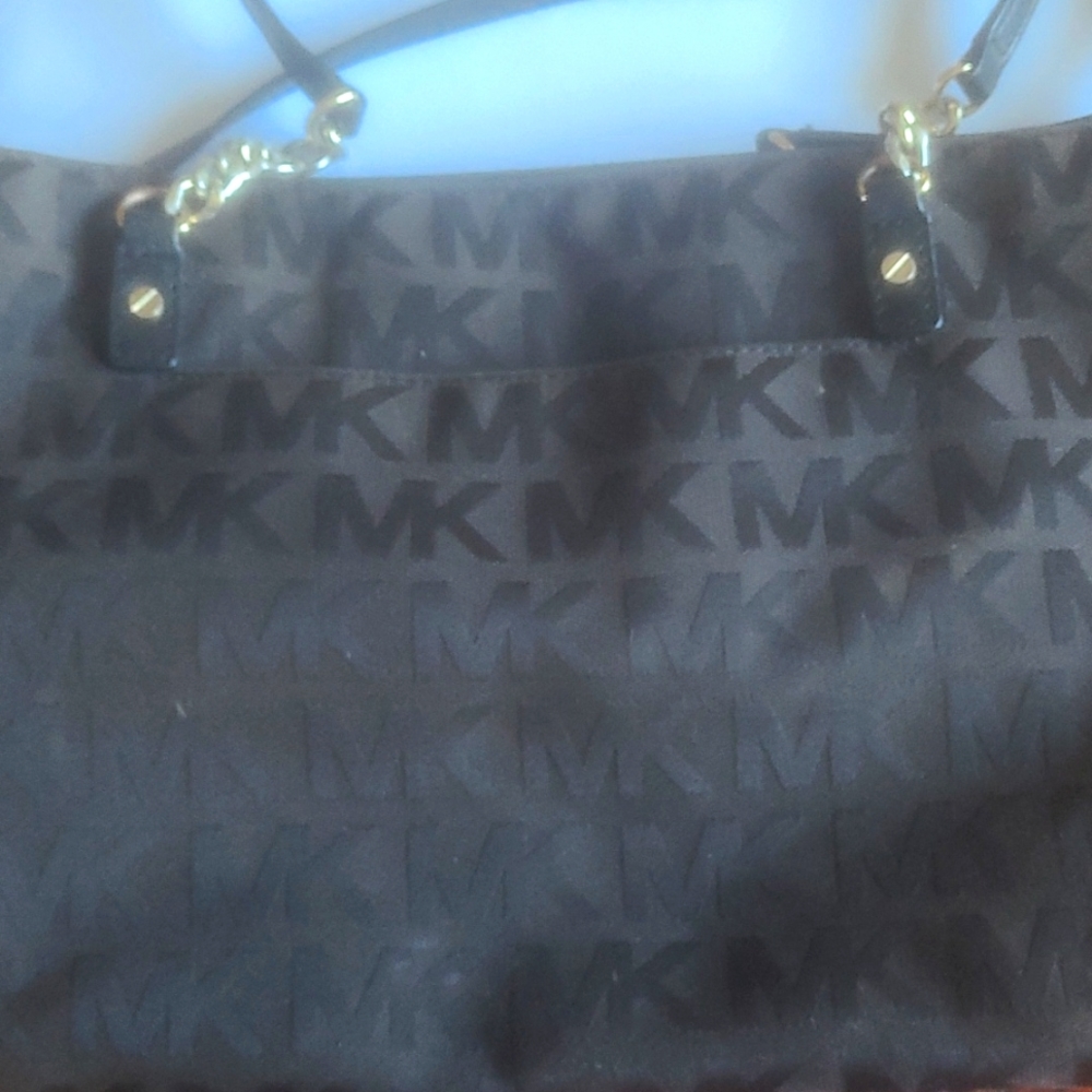 Purse - Picture 1 of 1